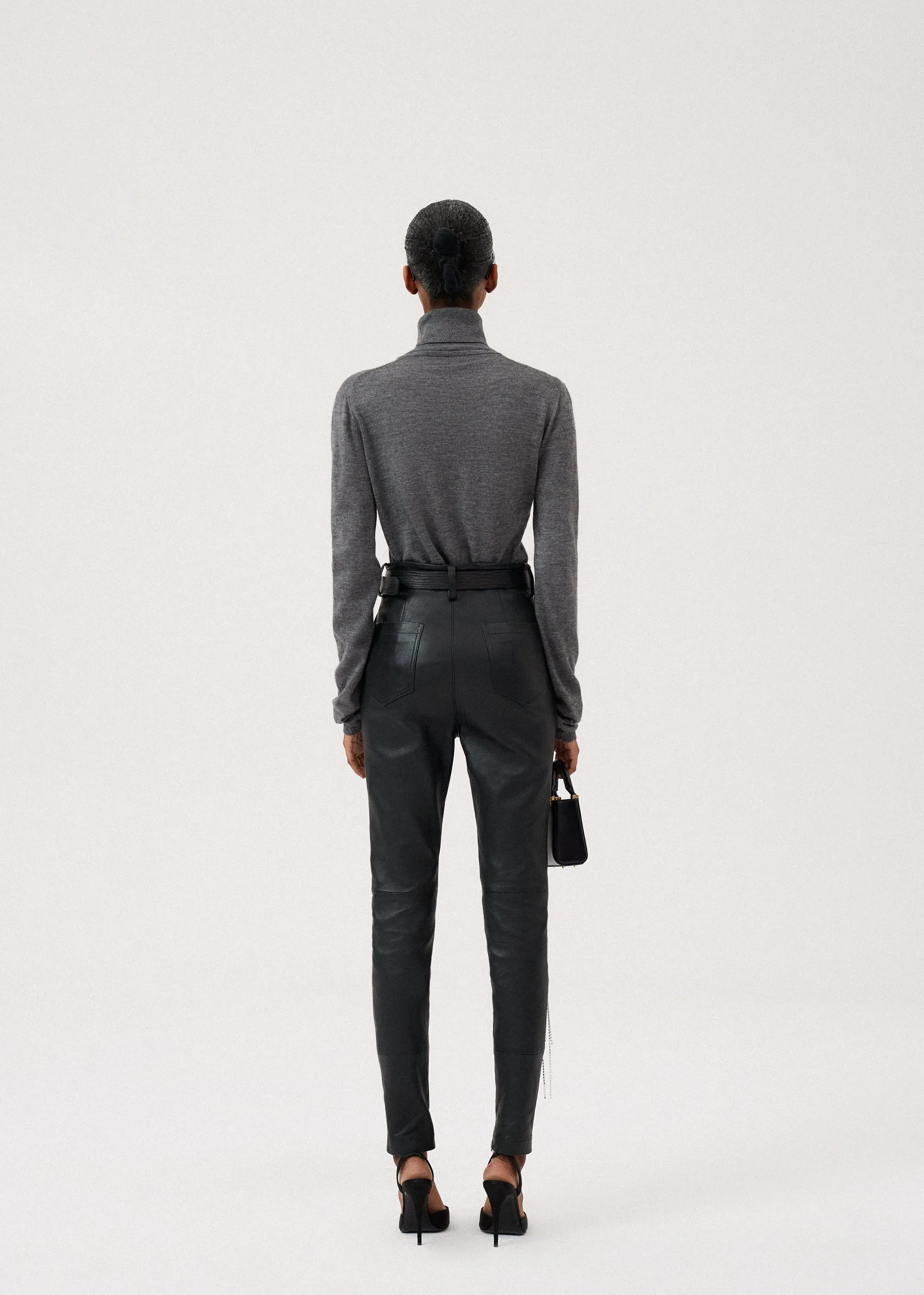 Cashmere turtleneck in dark grey